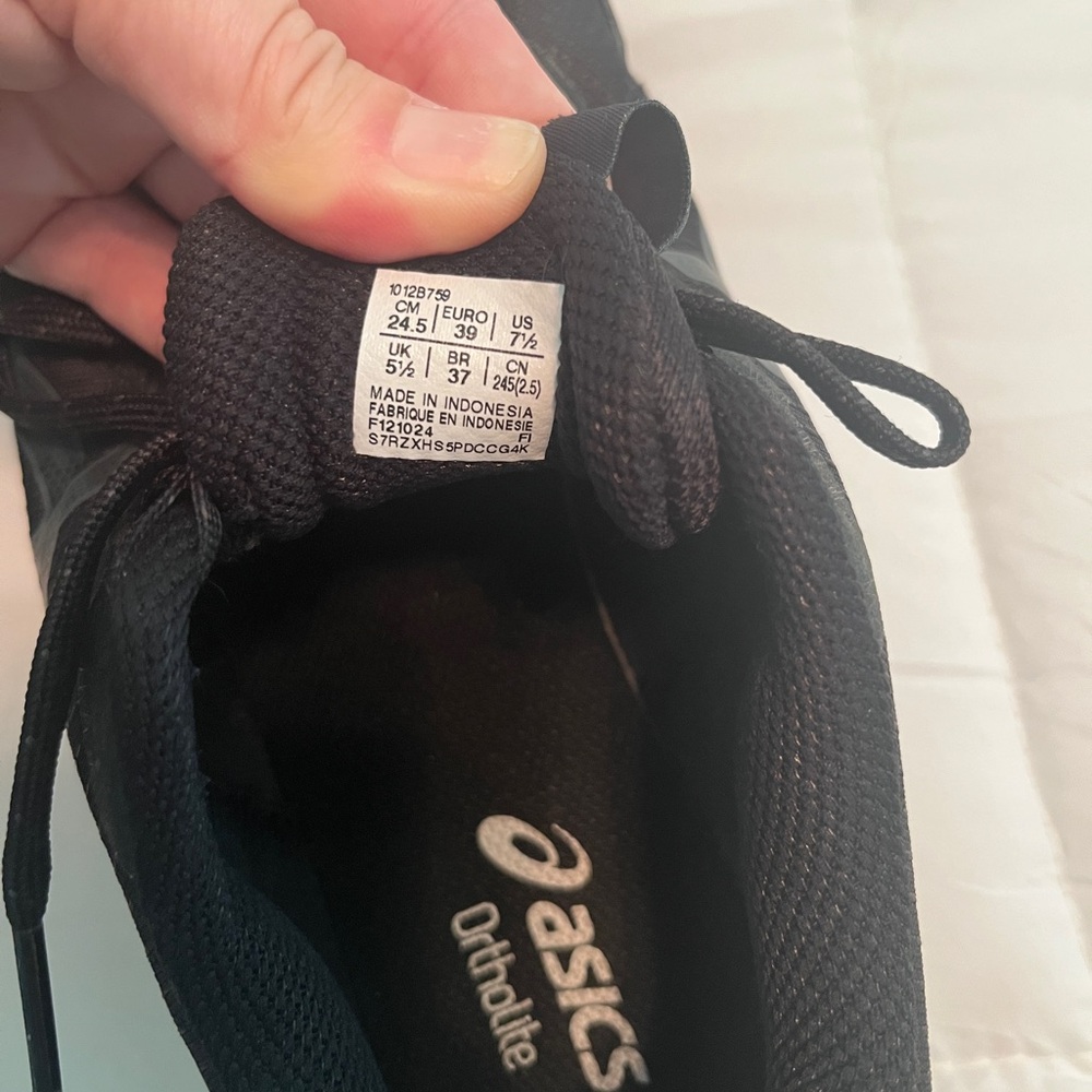 ASICS all Black Trail Running Shoes - Picture 7 of 8
